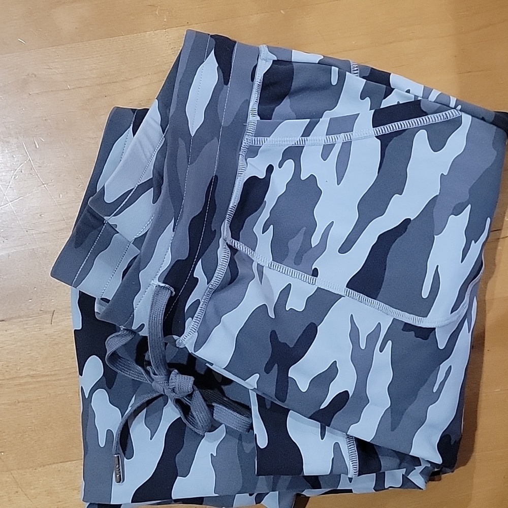Zyia Unwind Joggers (M)